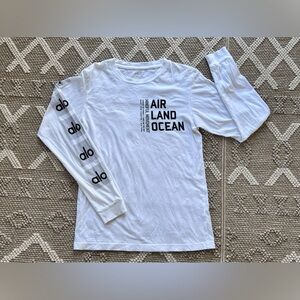 ALO Yoga Long Sleeve Tee, Unisex Adult Size Small, EUC